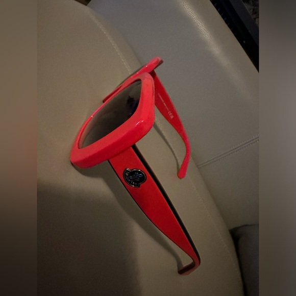 New Moncler Blanche Sunglasses - Picture 8 of 16